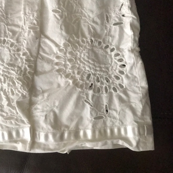 High-Waisted Like New White Lace Express Skirt - Picture 3 of 8